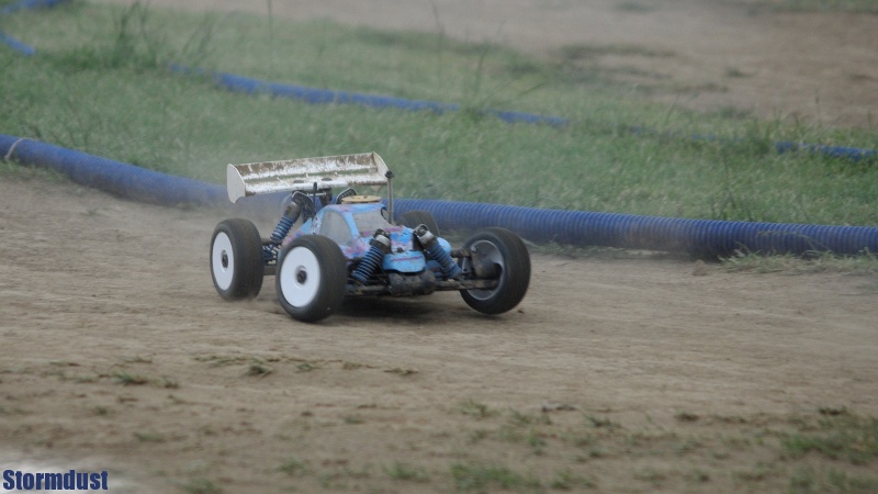 Eliminacje w klasie IC-8 Buggy - Weronika Sikora modelem Xray XB8