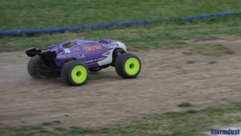 Eliminacje w klasie IC-8 Monster Truck - Marek Cisek modelem Team Losi LST2