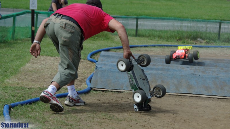 Półfinały w klasie IC-8 Truggy