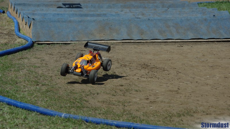 Półfinały w klasie IC-8 Buggy