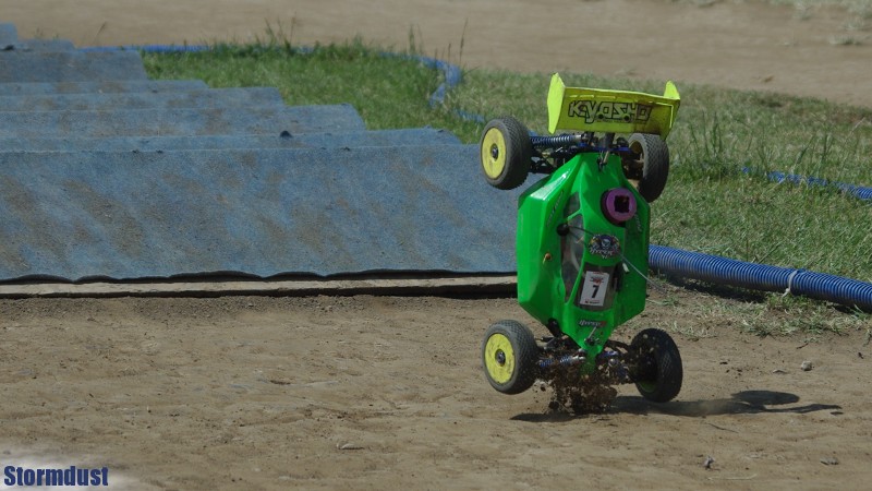 Półfinały w klasie IC-8 Buggy - Tomek Gadnicki modelem Kyosho Inferno 777 WC Edition