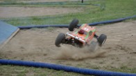 Eliminacje w klasie IC-8 Truggy - Maciek Brzozowski modelem Mugen Seiki MBX6-T