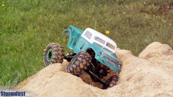 Axial AX10 Scorpion - dobrze wybrana trasa przejazdu jest kluczem do sukcesu