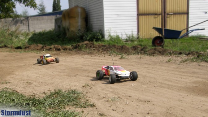 Dorota i Adam modelami Traxxas Rustler