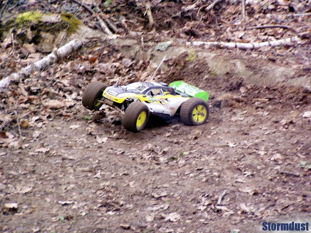 Dasiek modelem Kyosho Inferno ST