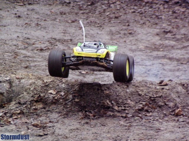 Dasiek modelem Kyosho Inferno ST