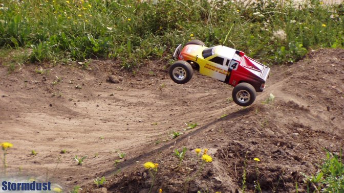 Hubert modelem Traxxas Rustler