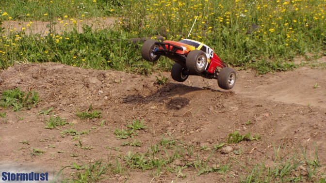 Hubert modelem Traxxas Rustler