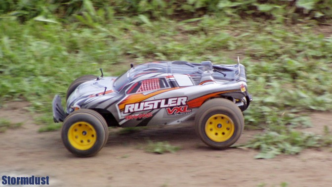 Traxxas Rustler XL-1 z karoserią VXL