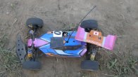 Kyosho Lazer ZX-5 Andiego zakończył spotkanie z lekkimi uszkodzeniami.