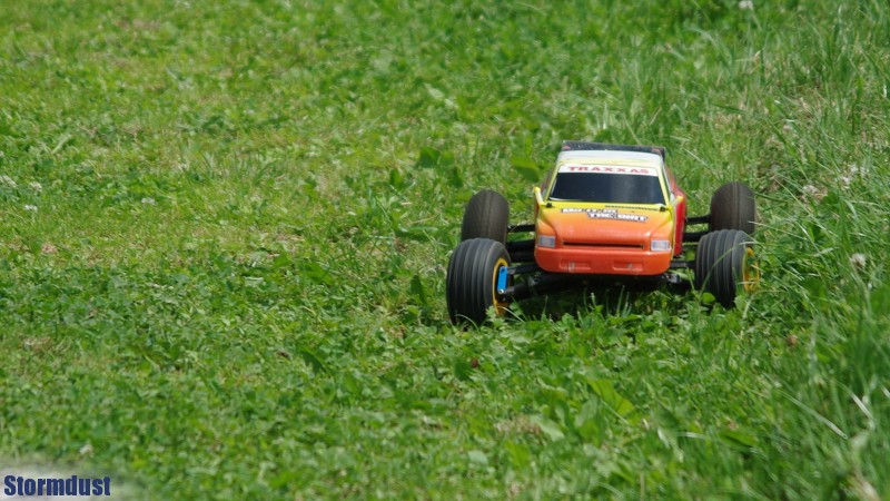 Hubert modelem Traxxas Rustler