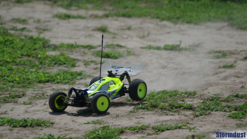 Andy modelem Kyosho Lazer ZX-5