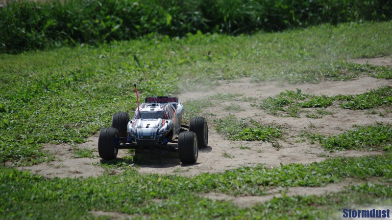 Hubert modelem Traxxas Rustler